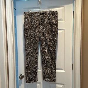 Chico’s Ankle Length Leopard Print Pant - like New - size 1.5